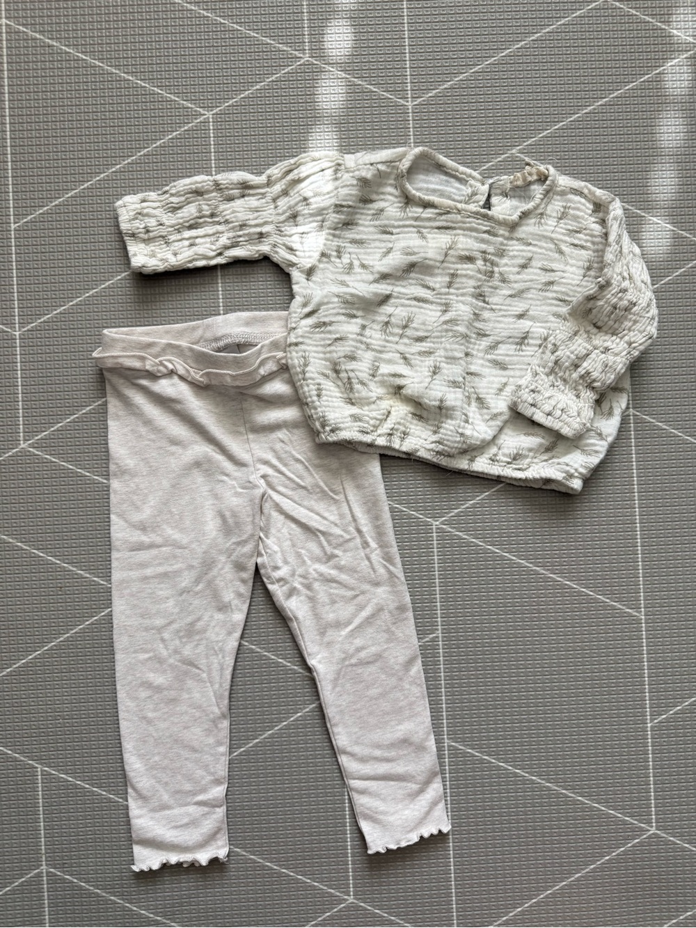 Jessica Simpson|Baby girl neutral fall winter set,gauzy ditsy blouse/leggings•••